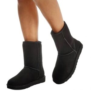 UGG Australia Women's Classic Short II Boots Suede Shearling Black Size 10